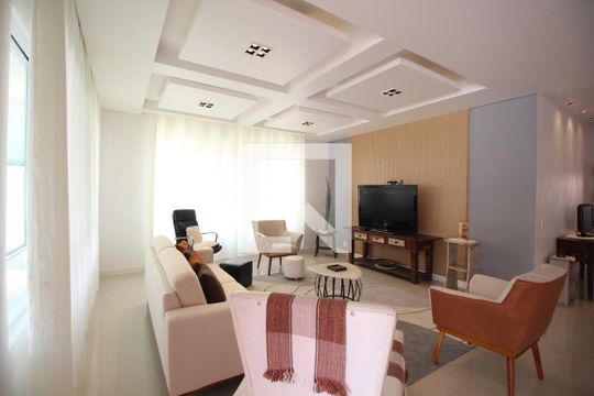 Sala de casa de condomínio para alugar com 4 quartos, 329m² em Jacarepaguá, Rio de Janeiro
