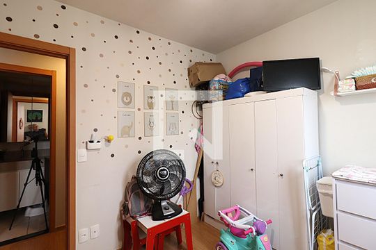 Quarto de apartamento à venda com 2 quartos, 48m² em Santa Fe, Porto Alegre