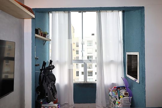 Sala de apartamento à venda com 2 quartos, 48m² em Santa Fe, Porto Alegre