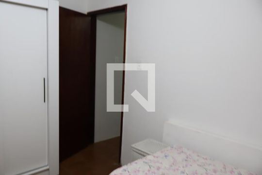 Suíte da casa térrea de casa à venda com 4 quartos, 199m² em Vila Alzira, São Paulo