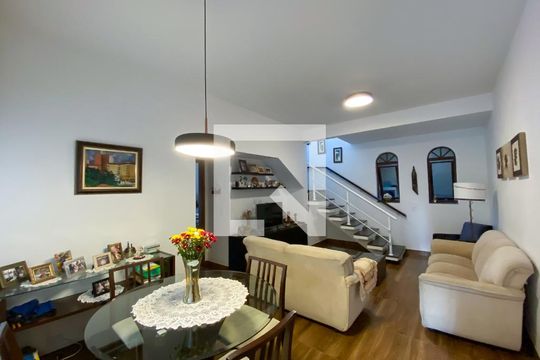 Sala de casa à venda com 4 quartos, 220m² em Jardim Guadalupe, Osasco