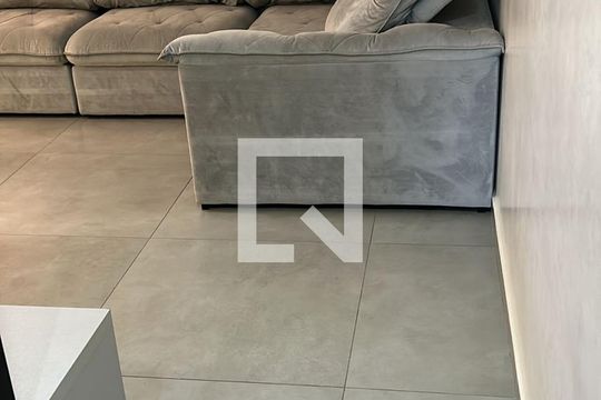 Sala de casa para alugar com 3 quartos, 180m² em Parque das Nações, Santo André
