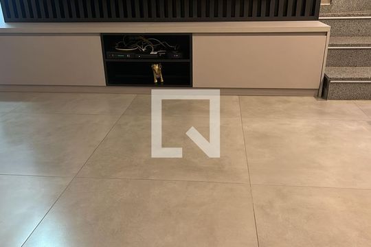 Sala de casa para alugar com 3 quartos, 180m² em Parque das Nações, Santo André