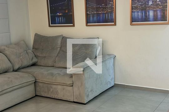 Sala de casa para alugar com 3 quartos, 180m² em Parque das Nações, Santo André