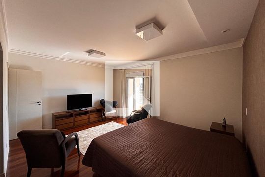 Suíte 1 de casa de condomínio para alugar com 5 quartos, 430m² em Residencial Morada dos Lagos, Barueri