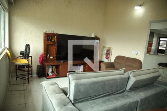 Sala de casa para alugar com 4 quartos, 236m² em Nova Petrópolis, São Bernardo do Campo