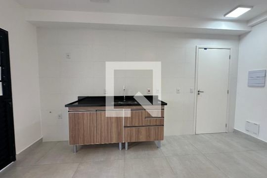 Sala/cozinha de apartamento para alugar com 2 quartos, 60m² em Outeiro de São Fernando, Barueri