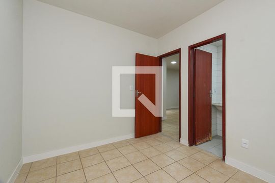 Suíte de apartamento para alugar com 3 quartos, 77m² em Santa Efigênia, Belo Horizonte