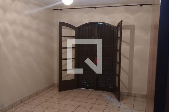 Quarto de casa à venda com 6 quartos, 200m² em Jardim Guapira, São Paulo
