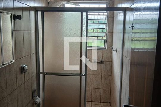 Banheiro de casa à venda com 6 quartos, 200m² em Jardim Guapira, São Paulo