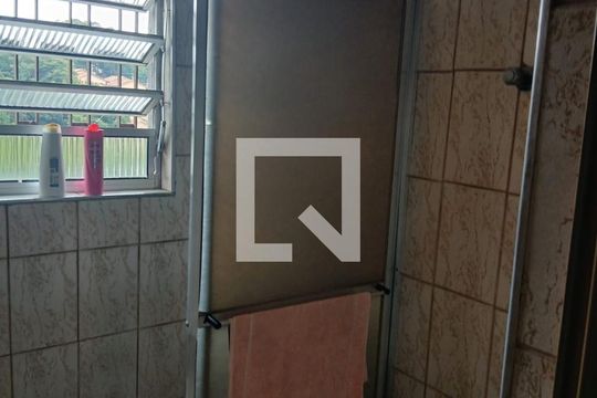 Banheiro de casa à venda com 6 quartos, 200m² em Jardim Guapira, São Paulo