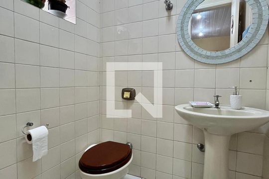 Lavabo de casa para alugar com 3 quartos, 200m² em Centro, Campinas