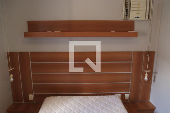Suíte 01 de apartamento à venda com 2 quartos, 70m² em Jardim Goiás, Goiânia