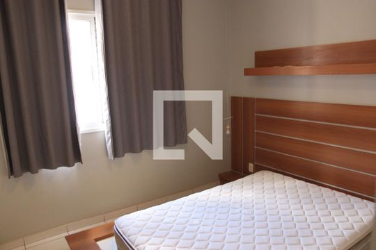 Suíte 01 de apartamento à venda com 2 quartos, 70m² em Jardim Goiás, Goiânia