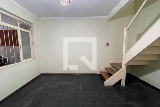 Sala de casa para alugar com 3 quartos, 91m² em Vila Universitaria, São Paulo
