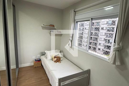 Quarto 2 de apartamento para alugar com 3 quartos, 72m² em Vila Castelo, São Paulo