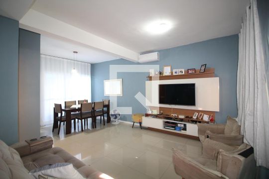 Sala de casa de condomínio à venda com 3 quartos, 100m² em Taquara, Rio de Janeiro