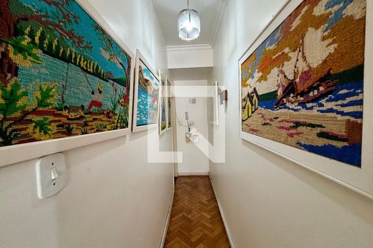 Sala - corredor de acesso de apartamento para alugar com 3 quartos, 250m² em Copacabana, Rio de Janeiro