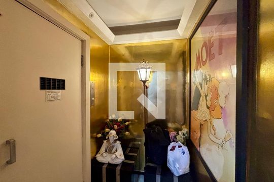 Sala - hall de entrada - elevador de apartamento para alugar com 3 quartos, 250m² em Copacabana, Rio de Janeiro