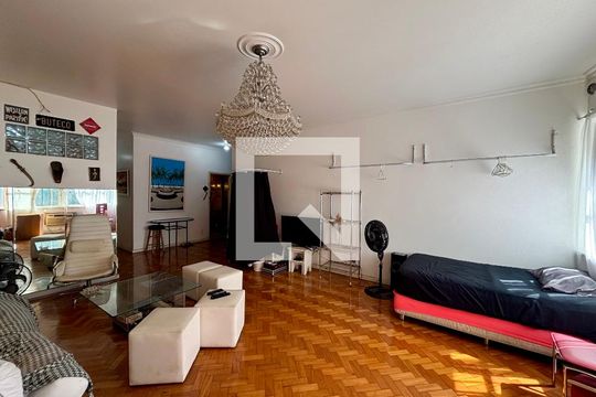 Sala de apartamento para alugar com 3 quartos, 250m² em Copacabana, Rio de Janeiro