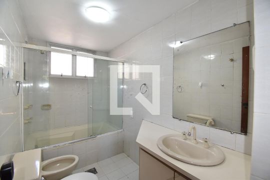 Banheiro da Suíte de apartamento para alugar com 3 quartos, 147m² em Alto da Xv, Curitiba