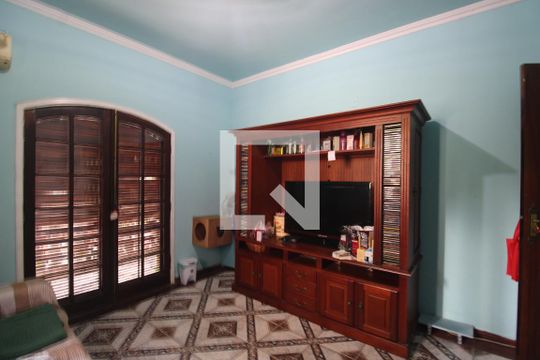 Sala 4 de casa de condomínio para alugar com 6 quartos, 450m² em Taquara, Rio de Janeiro