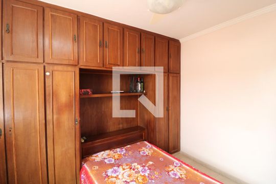 Quarto 2 de apartamento para alugar com 2 quartos, 40m² em Vila Ema, São Paulo