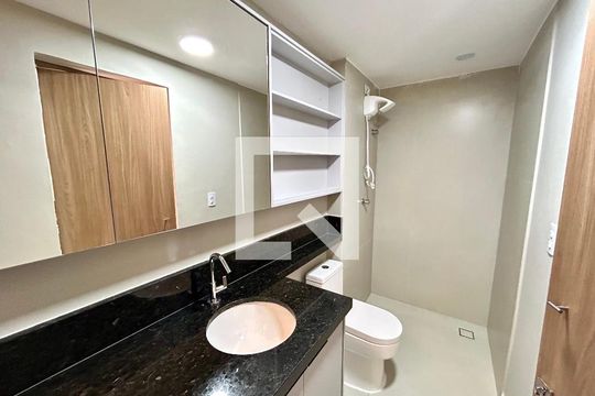 Banheiro Social de kitnet/studio para alugar com 1 quarto, 34m² em Vila Galvão, Guarulhos