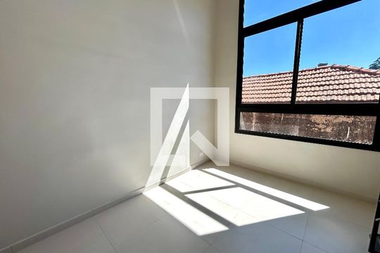 Sala de kitnet/studio para alugar com 1 quarto, 34m² em Vila Galvão, Guarulhos
