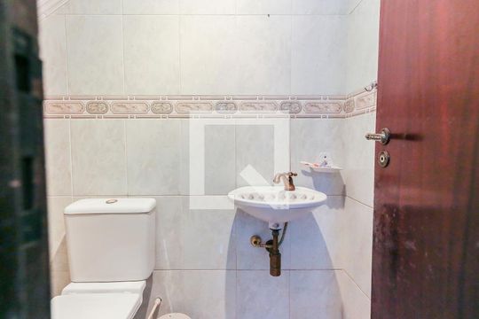 Lavabo de casa para alugar com 2 quartos, 180m² em Jardim Joao Xxiii, São Paulo