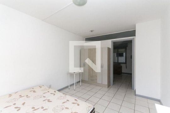 Quarto  de apartamento à venda com 1 quarto, 30m² em Azenha, Porto Alegre