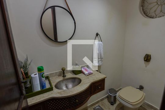 Lavabo de casa para alugar com 5 quartos, 694m² em Tijuca, Rio de Janeiro
