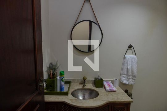 Lavabo de casa para alugar com 5 quartos, 694m² em Tijuca, Rio de Janeiro