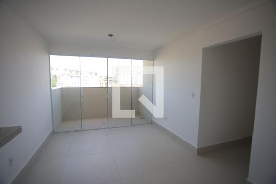 Apartamento à venda com 3 quartos, 82m² em Padre Eustáquio, Belo Horizonte
