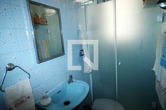 Banheiro de apartamento para alugar com 1 quarto, 38m² em Irajá, Rio de Janeiro