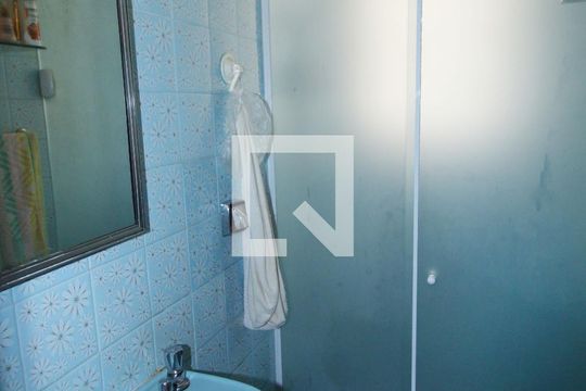 Banheiro de apartamento para alugar com 1 quarto, 38m² em Irajá, Rio de Janeiro