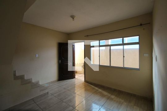 Sala de casa à venda com 4 quartos, 125m² em Parque Santa Madalena, São Paulo