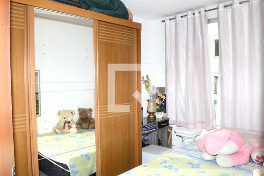 Quarto 1 de apartamento para alugar com 2 quartos, 43m² em Vista do Sol, Belo Horizonte