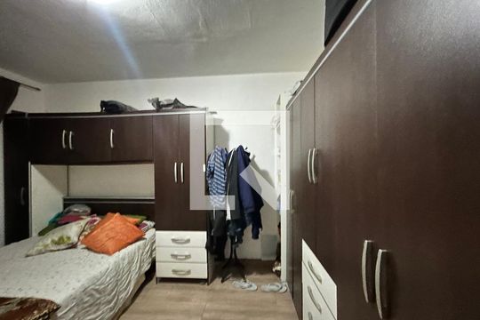 Quarto 1 de casa para alugar com 3 quartos, 330m² em Moinho Velho, São Paulo