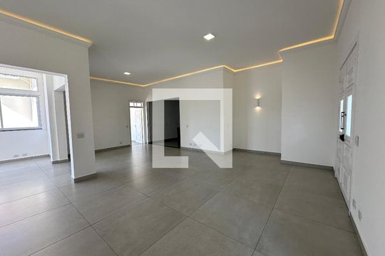 Sala de casa para alugar com 4 quartos, 322m² em Morada dos Pássaros, Barueri
