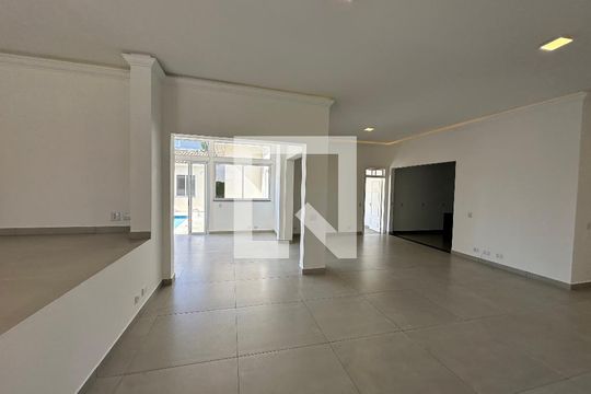 Sala de casa para alugar com 4 quartos, 322m² em Morada dos Pássaros, Barueri