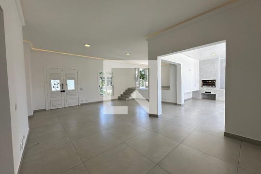 Sala de casa para alugar com 4 quartos, 322m² em Morada dos Pássaros, Barueri