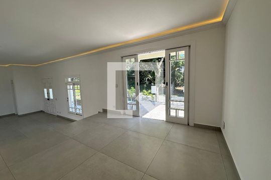Sala de casa para alugar com 4 quartos, 322m² em Morada dos Pássaros, Barueri