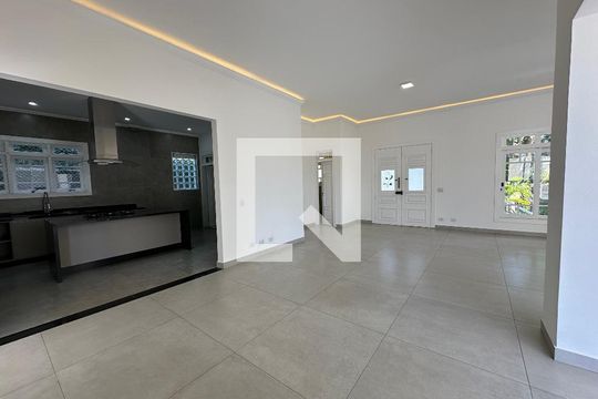 Sala de casa para alugar com 4 quartos, 322m² em Morada dos Pássaros, Barueri