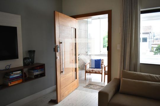 Sala de casa à venda com 3 quartos, 200m² em Planalto Paulista, São Paulo
