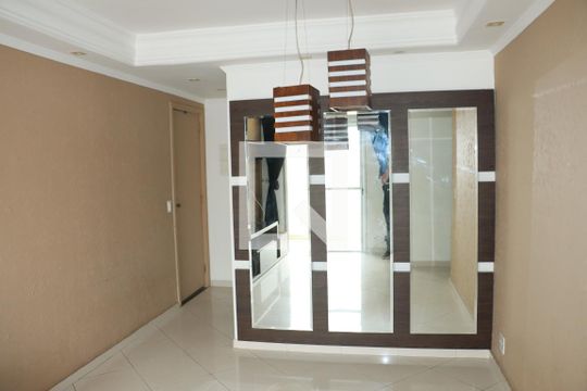 Apartamento para alugar com 3 quartos, 64m² em Jardim Monte Santo, Cotia