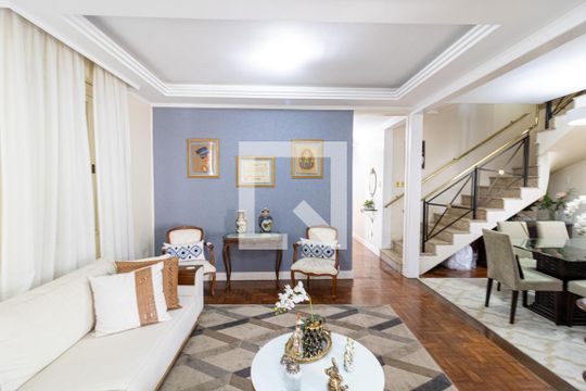 Sala de casa à venda com 6 quartos, 300m² em Santa Tereza, Porto Alegre