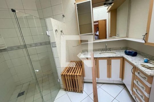 Casa para alugar com 4 quartos, 467m² em Tabajaras, Uberlândia