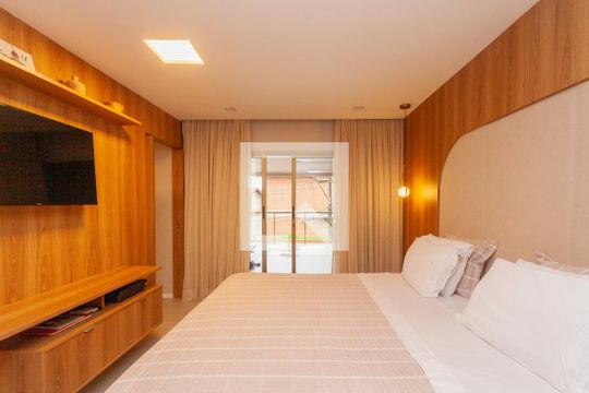 Quarto Suíte de casa para alugar com 3 quartos, 210m² em Parque Esmeralda, São Paulo