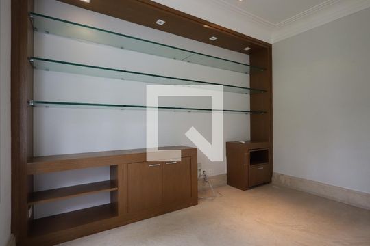 Escritório de casa de condomínio à venda com 4 quartos, 483m² em Jardim Guedala, São Paulo